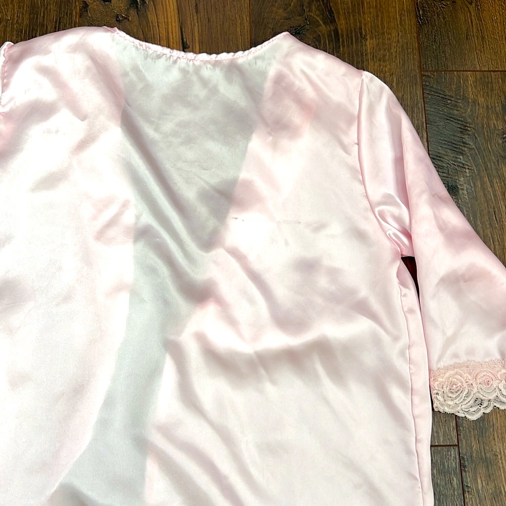 Lace Detail Robe - Picture 9 of 9